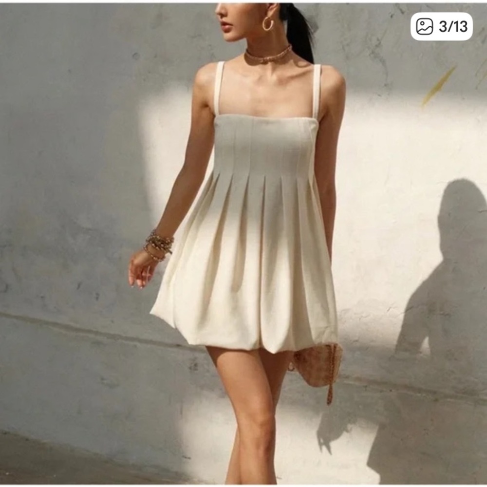 Commense sacred dream pleat skater dress in cream NWT Size Small